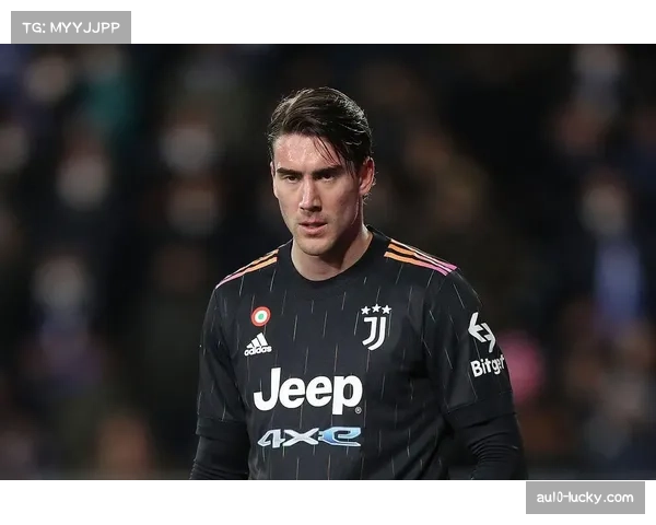 莱万多夫斯基带伤出战 波兰前锋展现领袖担当