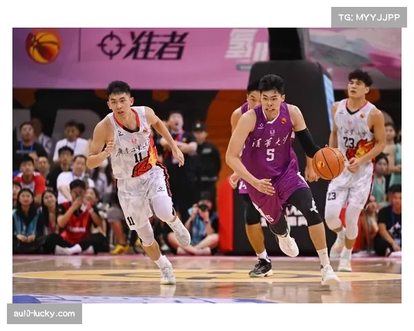 福建浔兴16胜25负列第十四 邹阳场均15.4分成亮点